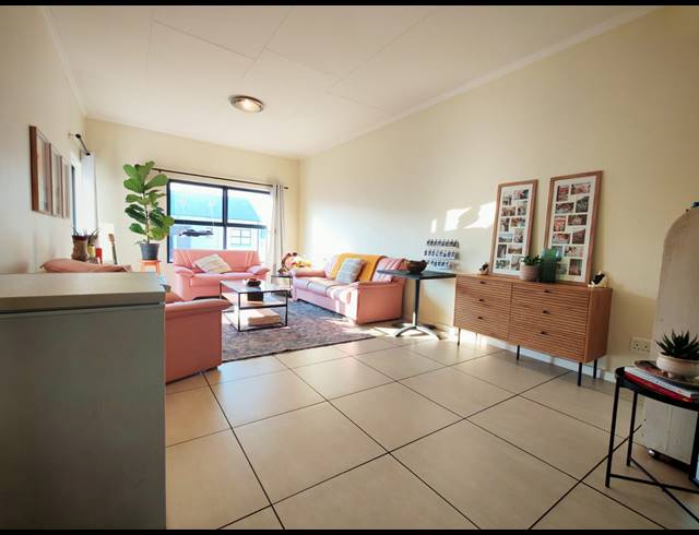 2 BEDROOM APARTMENT TO LET IN GREENSTONE HILL